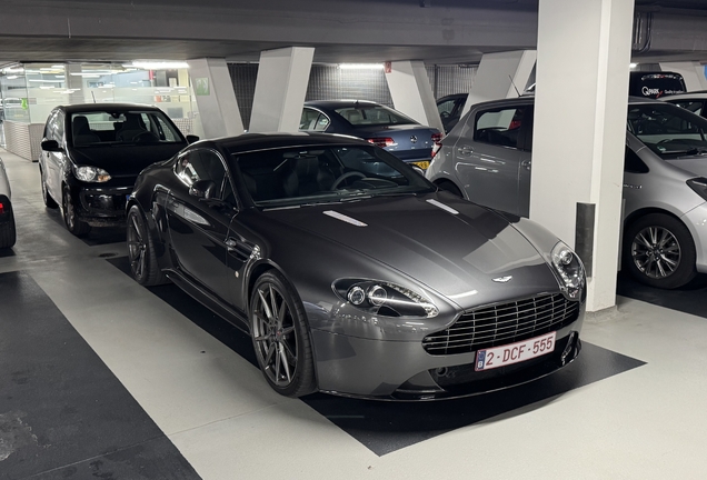 Aston Martin V8 Vantage S