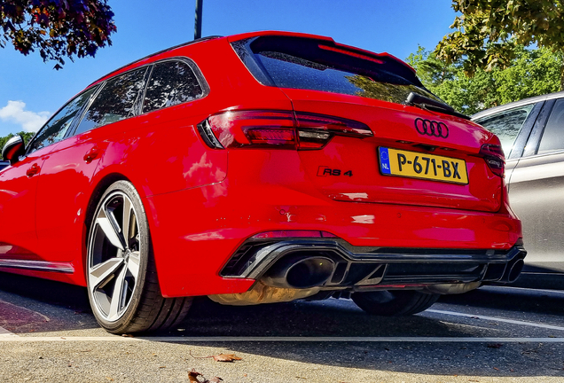 Audi RS4 Avant B9