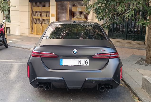 BMW M5 G90