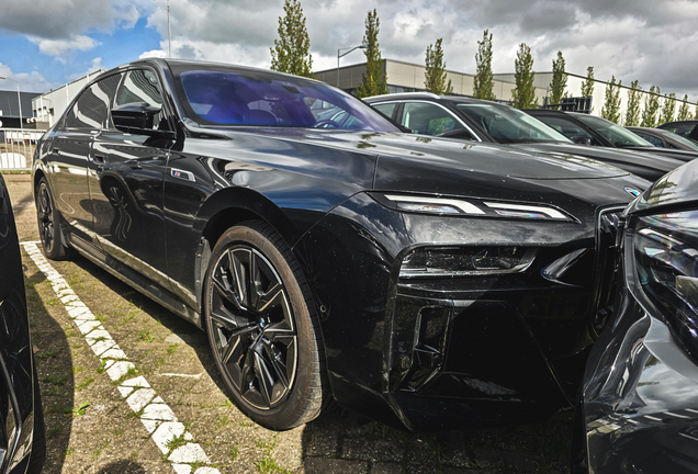 BMW M760e xDrive
