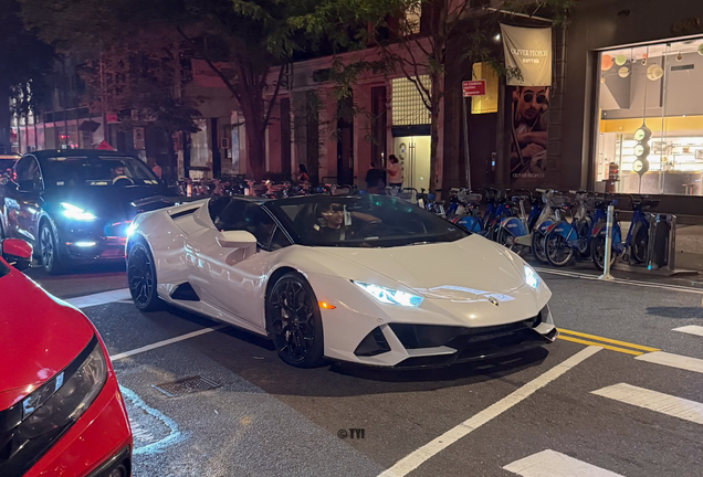 Lamborghini Huracán LP640-4 EVO Spyder
