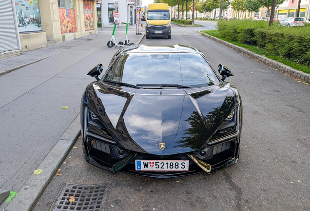 Lamborghini Revuelto