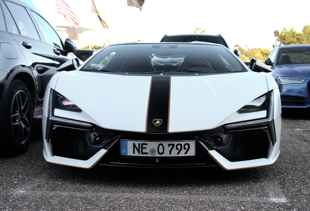 Lamborghini Revuelto
