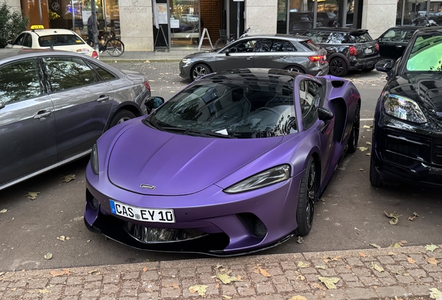 McLaren GT