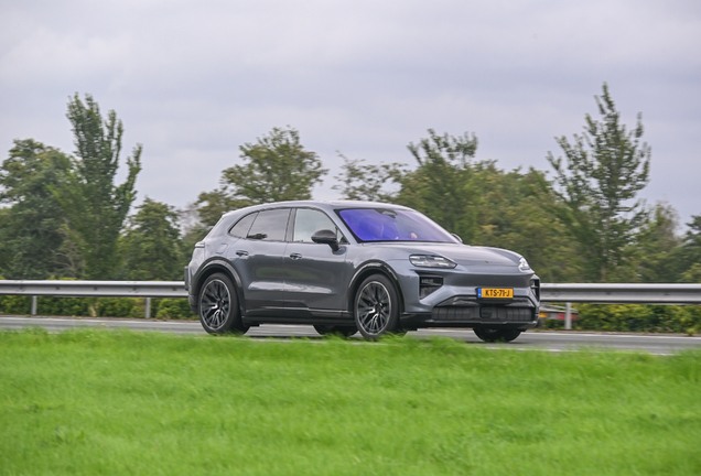 Porsche Cayenne Turbo Electric