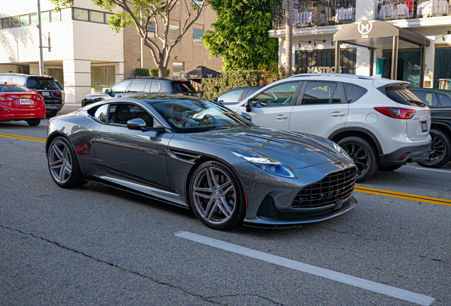Aston Martin DB12