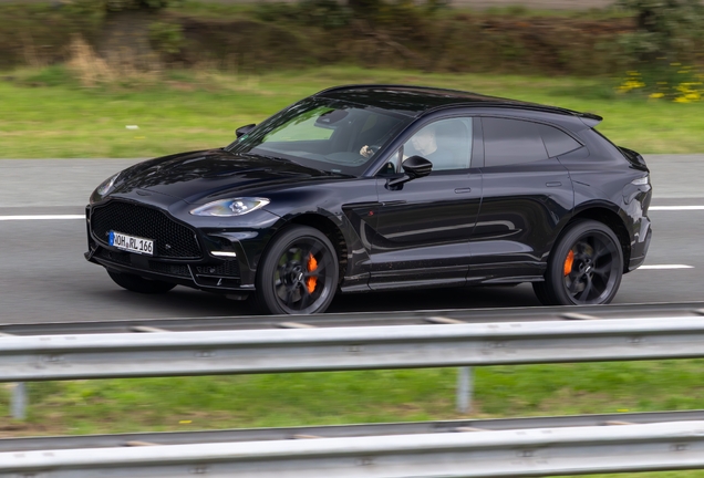 Aston Martin DBX S