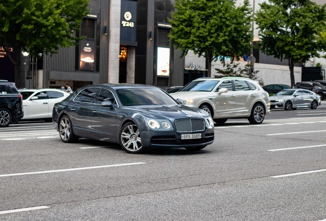 Bentley Flying Spur V8