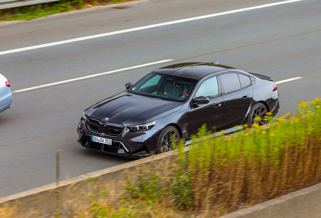 BMW M5 G90
