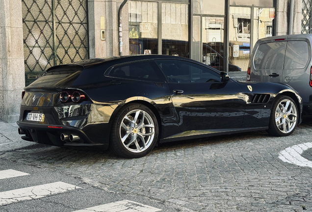Ferrari GTC4Lusso T