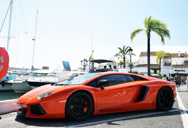 Lamborghini Aventador LP700-4