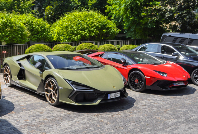 Lamborghini Revuelto
