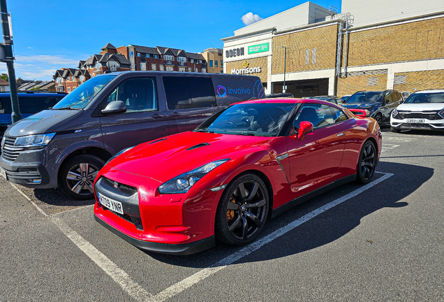Nissan GT-R
