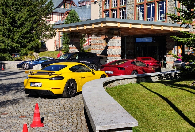 Porsche 718 Cayman GT4