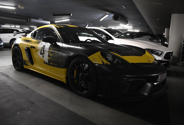 Porsche 718 Cayman GT4 RS Weissach Package
