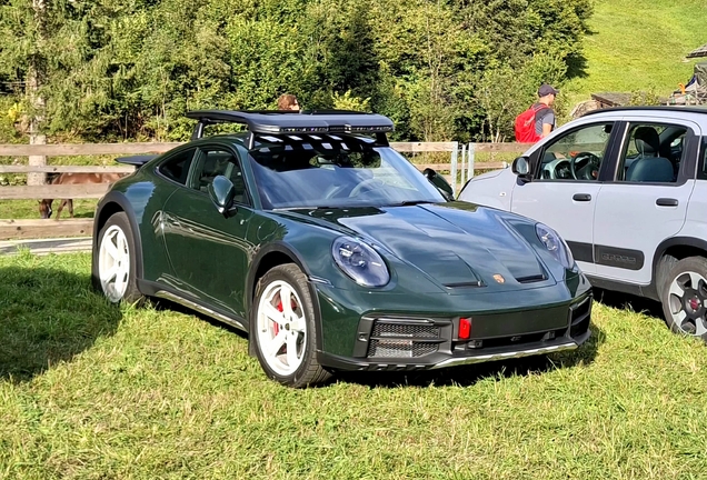 Porsche 992 Dakar