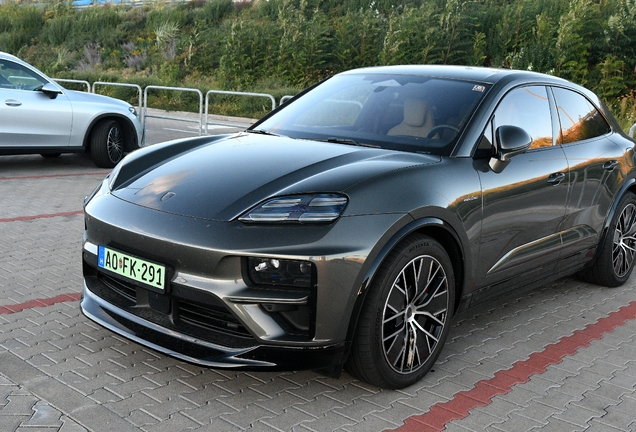 Porsche Macan EV Turbo
