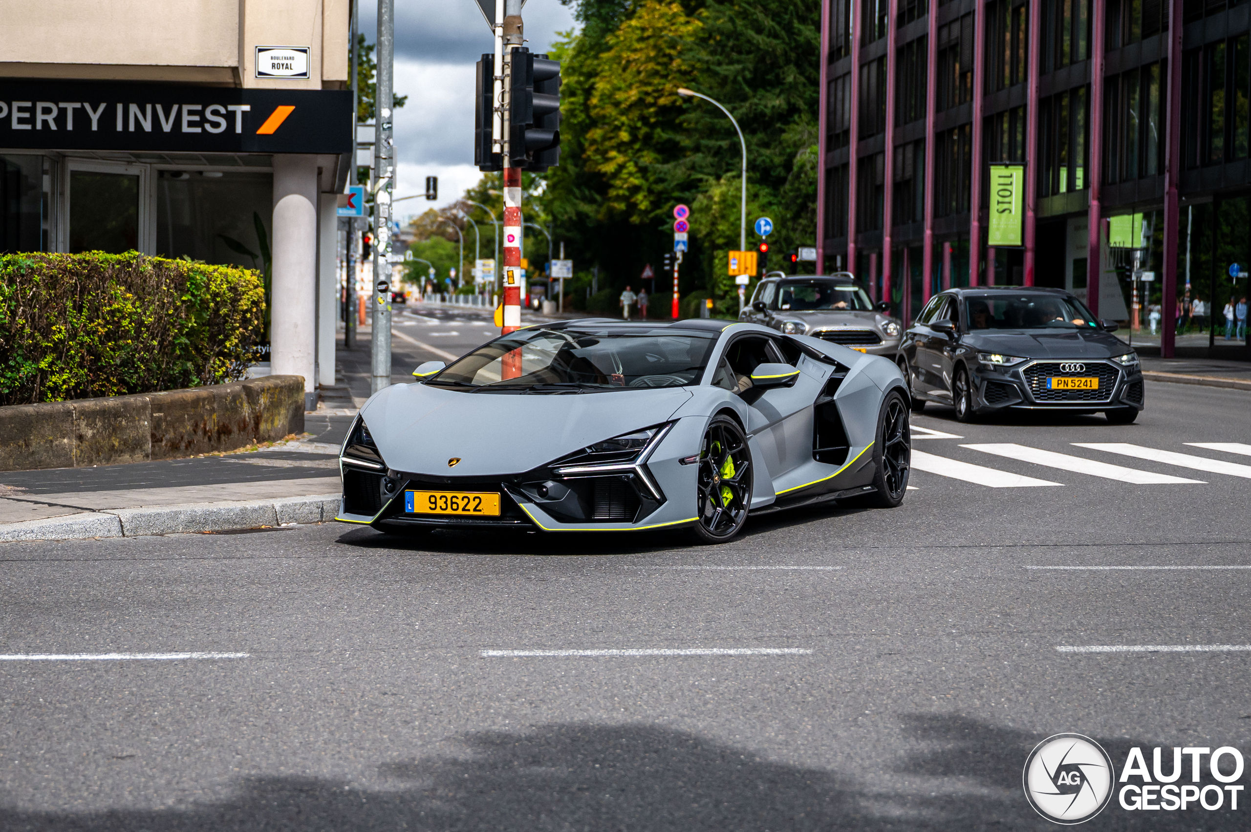 Lamborghini Revuelto