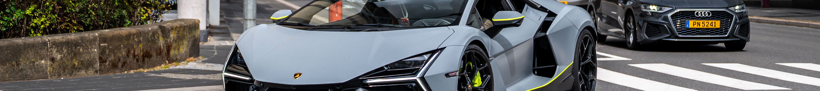 Lamborghini Revuelto