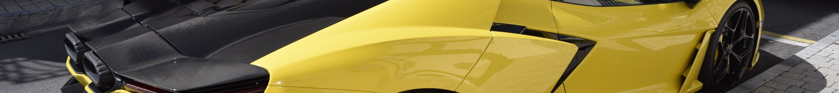 Lamborghini Revuelto