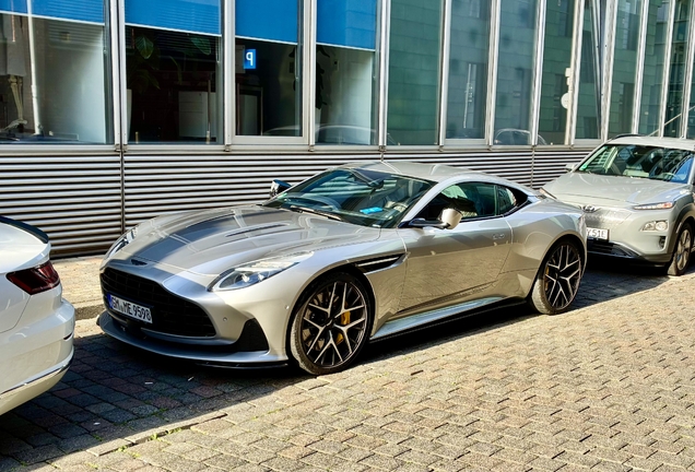 Aston Martin DB12