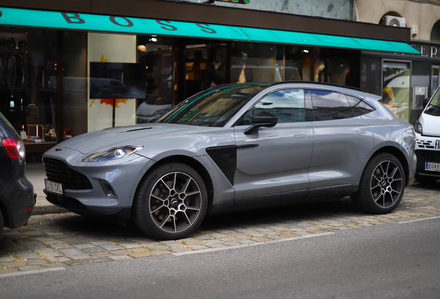 Aston Martin DBX