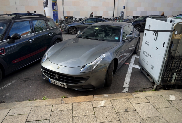 Ferrari FF