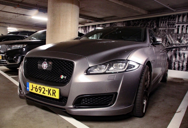Jaguar XJR575