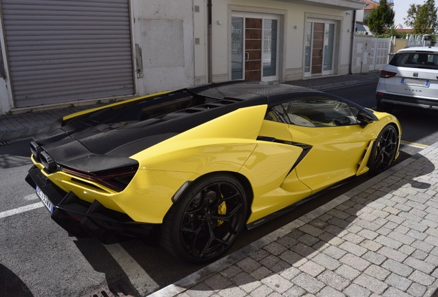 Lamborghini Revuelto