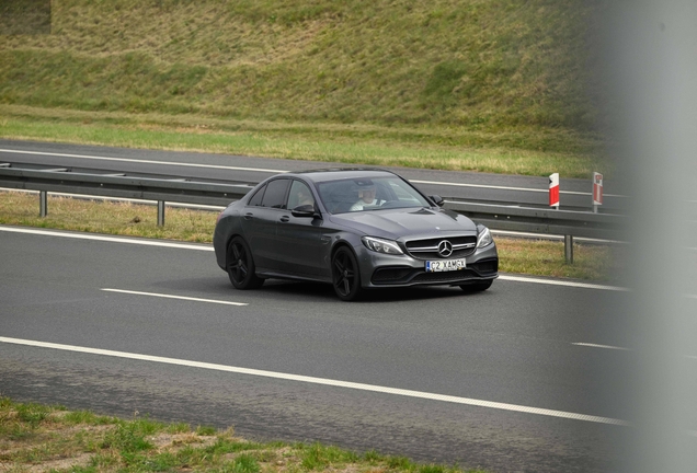 Mercedes-AMG C 63 S W205