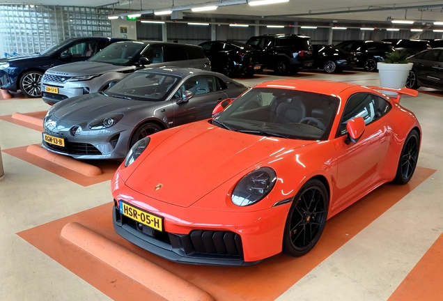 Porsche 992 Carrera 4 GTS MkII