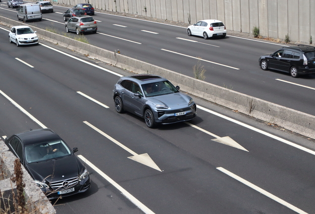 Porsche Cayenne Turbo Electric