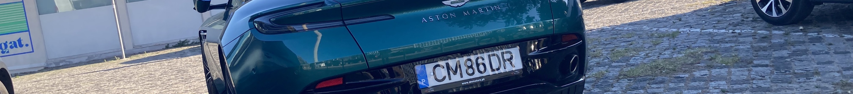 Aston Martin DB12