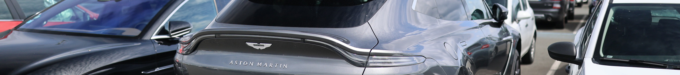 Aston Martin DBX