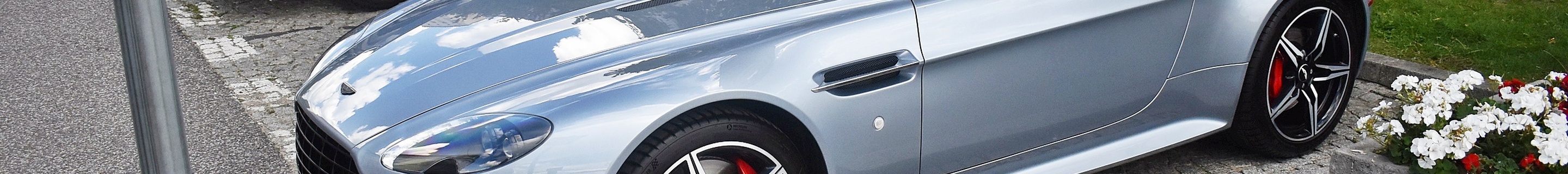 Aston Martin V8 Vantage N430