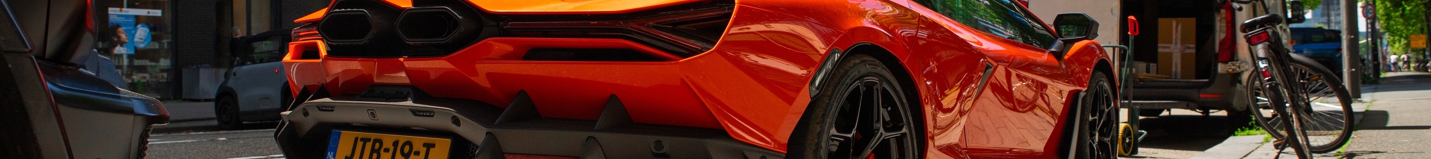 Lamborghini Revuelto