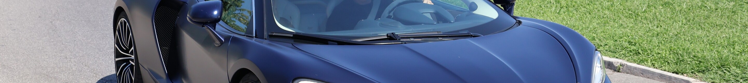 McLaren GT