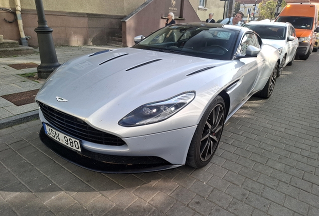 Aston Martin DB11