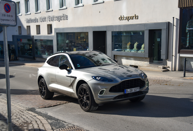 Aston Martin DBX