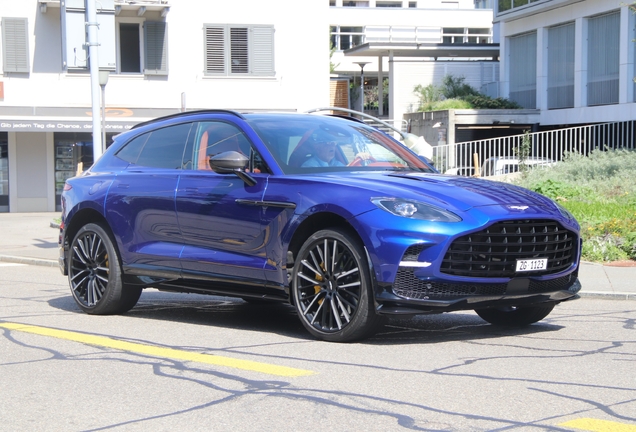 Aston Martin DBX707