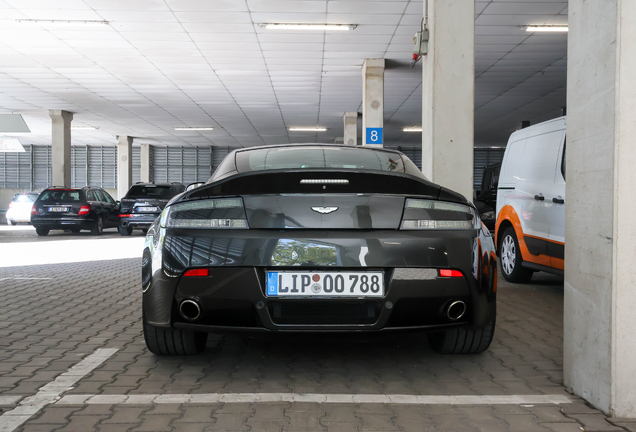 Aston Martin V8 Vantage 2012