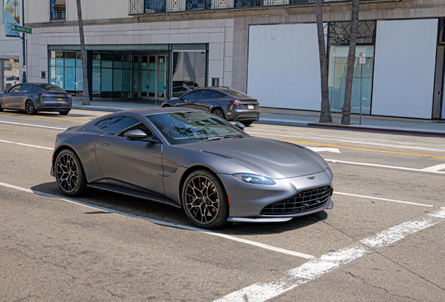 Aston Martin V8 Vantage 2018