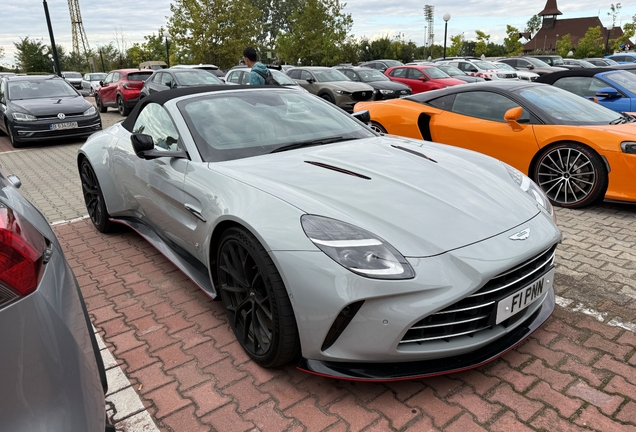 Aston Martin V8 Vantage Roadster 2025