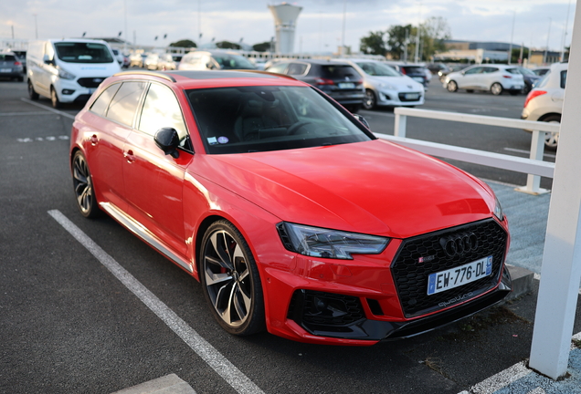 Audi RS4 Avant B9