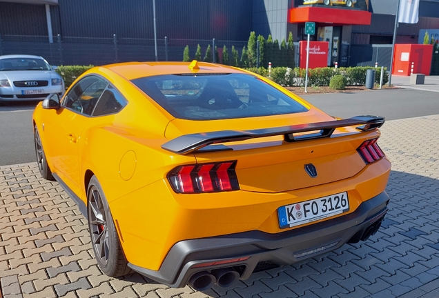 Ford Mustang Dark Horse 2024