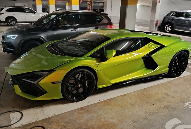 Lamborghini Revuelto