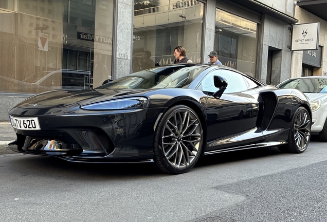 McLaren GT