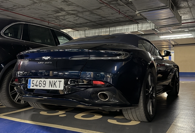 Aston Martin DB11 V8 Volante