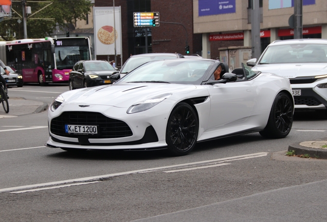 Aston Martin DB12 Volante