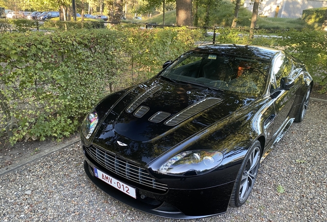 Aston Martin V12 Vantage